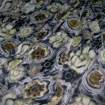 Jersey gris taupe fleurs ocres et noires 1 