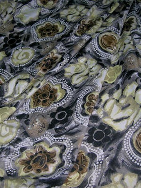 Jersey gris taupe fleurs ocres et noires 1 