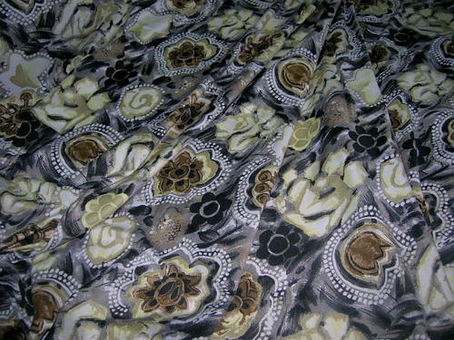 Jersey gris taupe fleurs ocres et noires 1