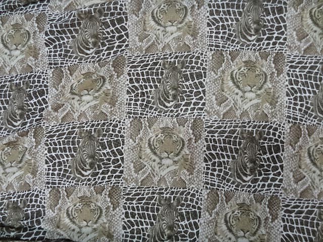 Jersey lycra a carreaux et tetes de lion et zebre 2