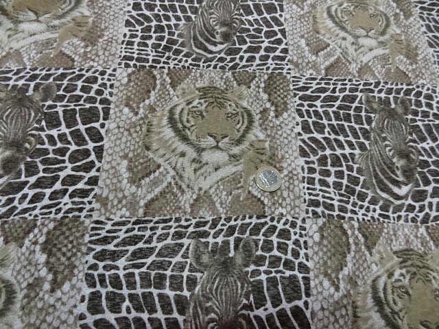 Jersey lycra a carreaux et tetes de lion et zebre 3