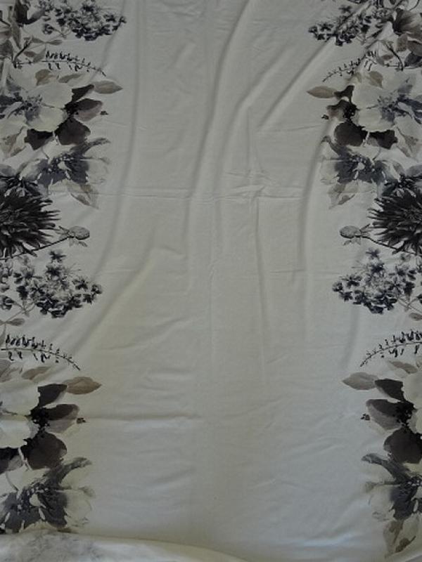 Jersey viscose blanc ecru fleuri taupe et gris 2 
