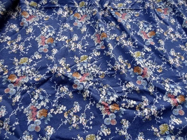 Jersey viscose lycra fond bleuet petites fleurs 2