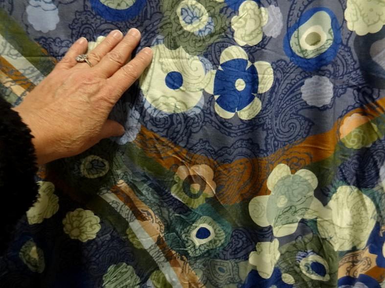 Jersey viscose lycra motif fleuri vintage bleu 5