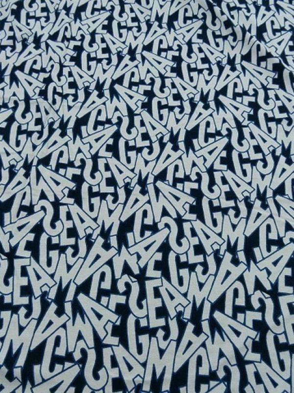 tissu Jersey viscose motif lettrage majuscule bleu blanc
