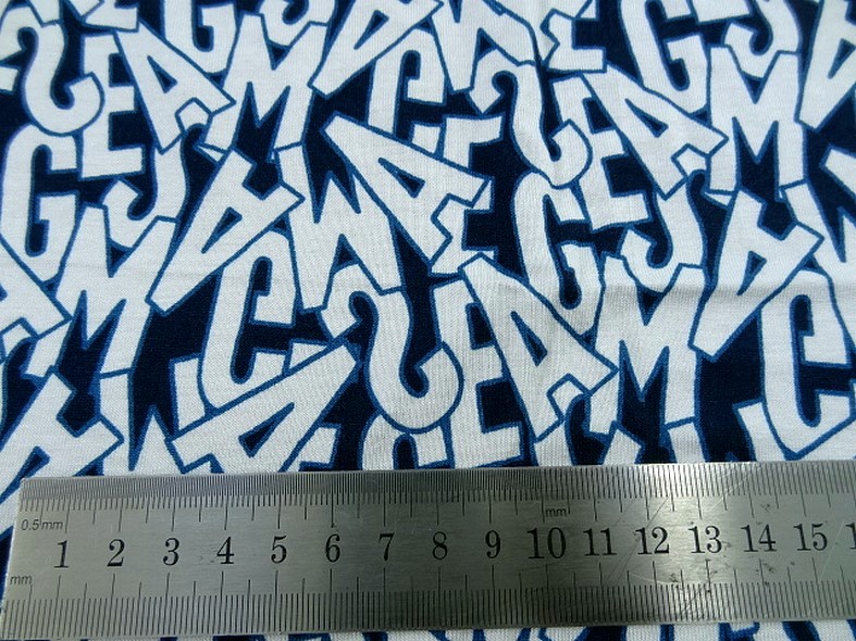Jersey viscose motif lettrage majuscule bleu blanc 2