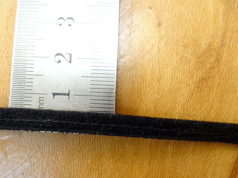 Lacette repliee noire 2