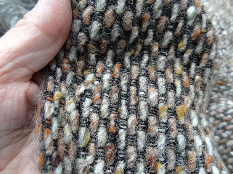 Lainage en fils laine cardee taupe ocre brun 1