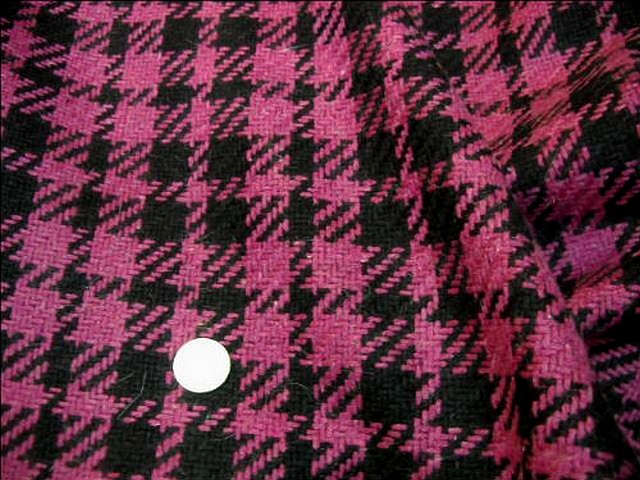 Lainage facon tartan pied de coq noir rose 1