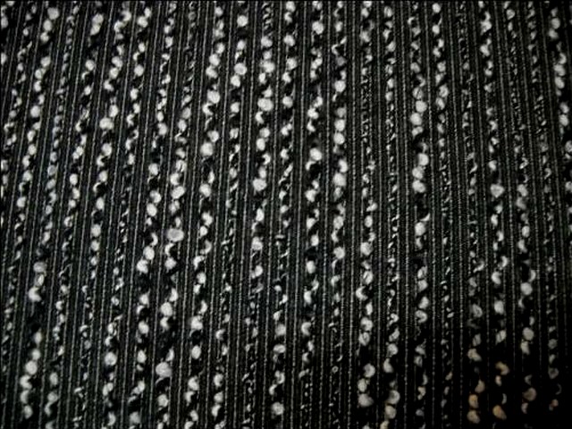 Lainage leger noir fils bouclettes blanc gris 3