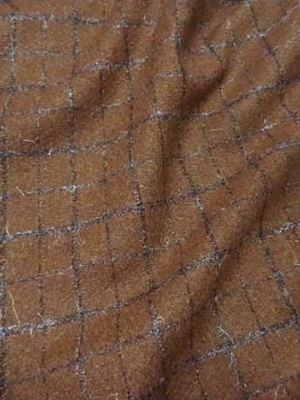 Lainage noisette a carreaux 3 
