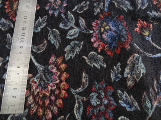 Lainage tapissier noir 02