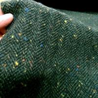 Lainage tweed vert kaki et noir chine a chevrons 3 