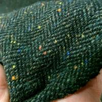 Lainage tweed vert kaki et noir chine a chevrons 6 