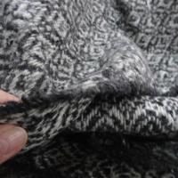 Laine blanche et noire motif art deco 3