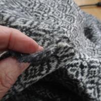 Laine blanche et noire motif art deco 4