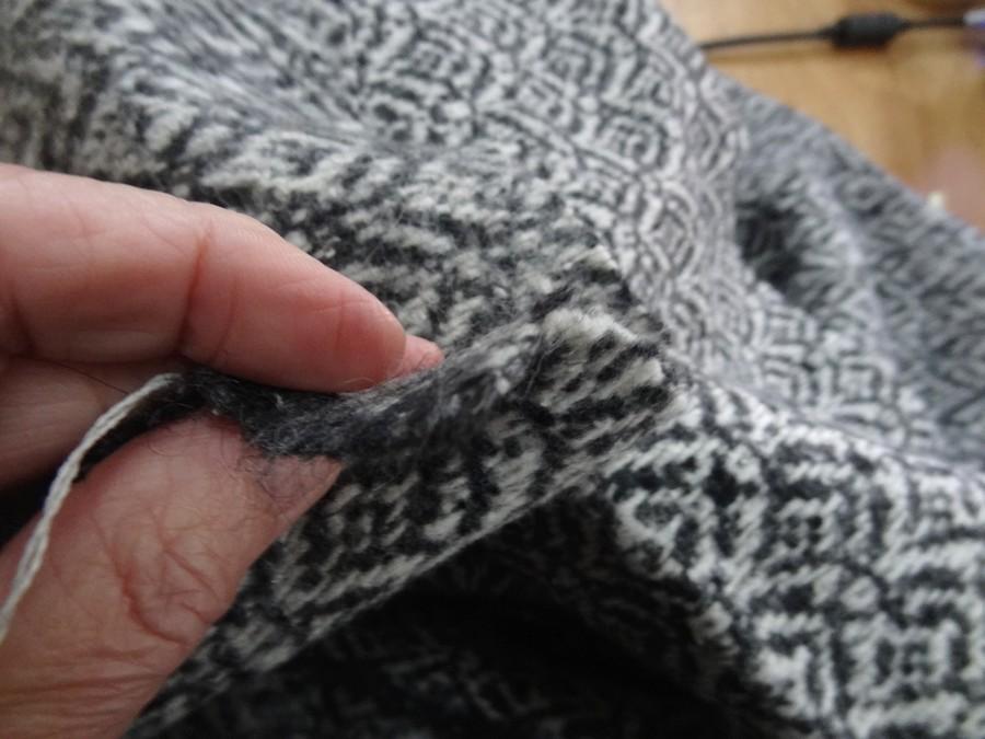 Laine blanche et noire motif art deco 4