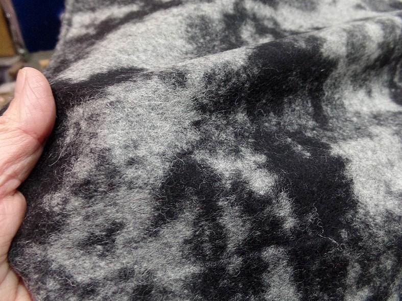 Laine bouillie noire marbree gris clair 5