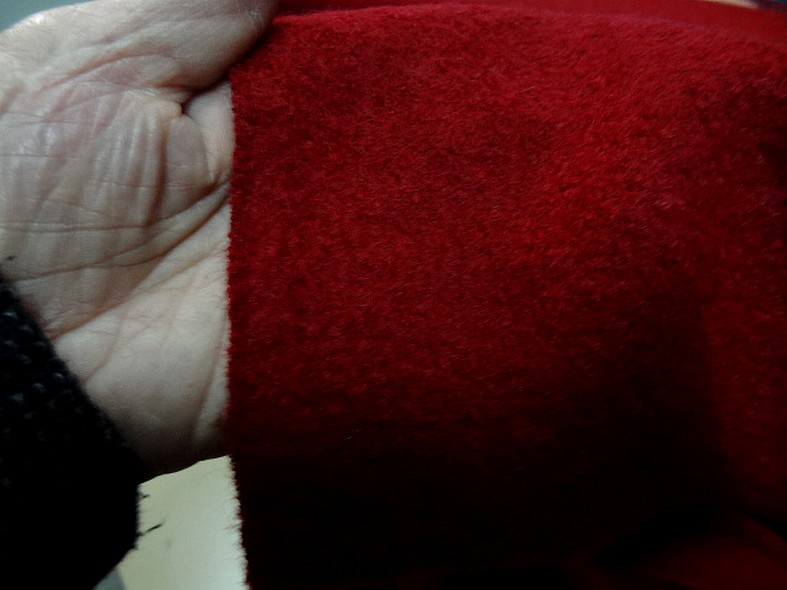 Laine boullie bordeaux cerise 2