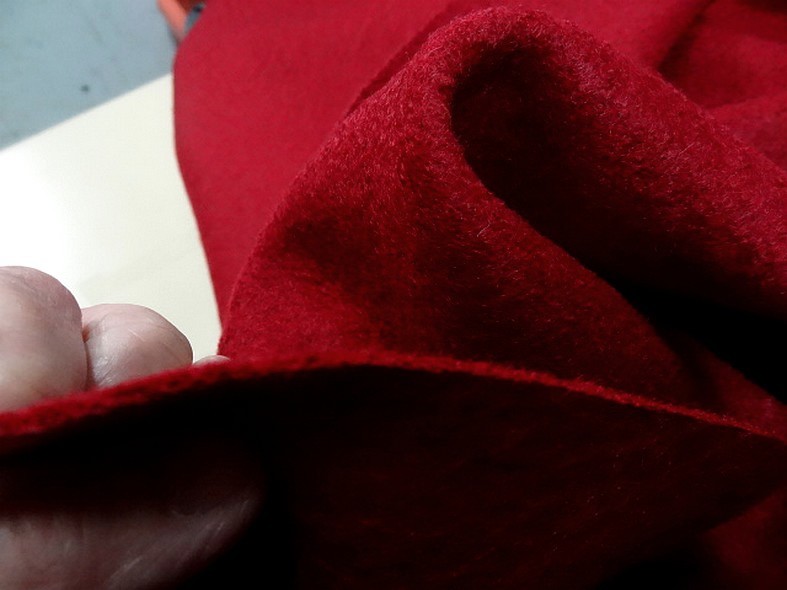 Laine boullie bordeaux cerise 3