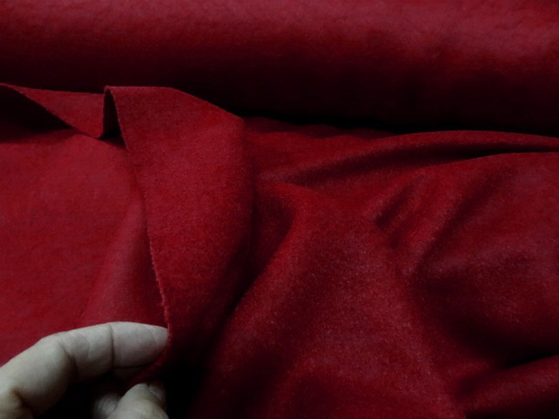 Laine boullie bordeaux cerise 4