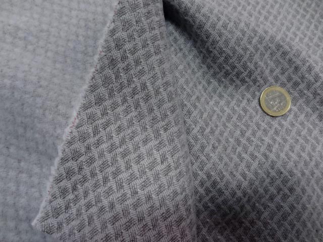 Laine faconnee grise 1