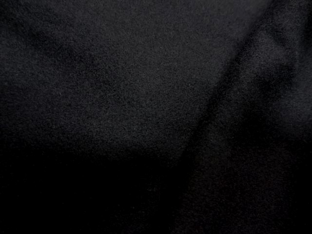 Laine legere noire 1