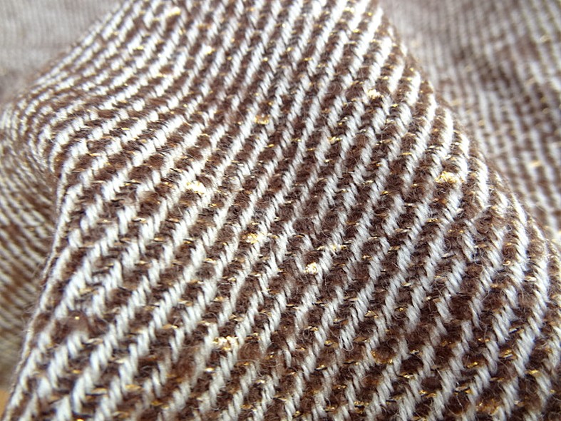 Laine marron beige effet pepite d or 4