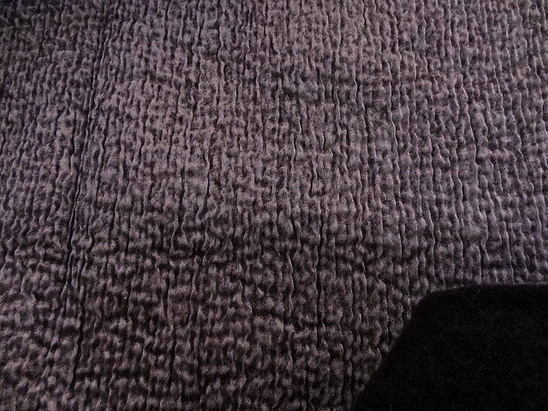 Laine melangee et soie gaufree encollees mauve et aubergine 1