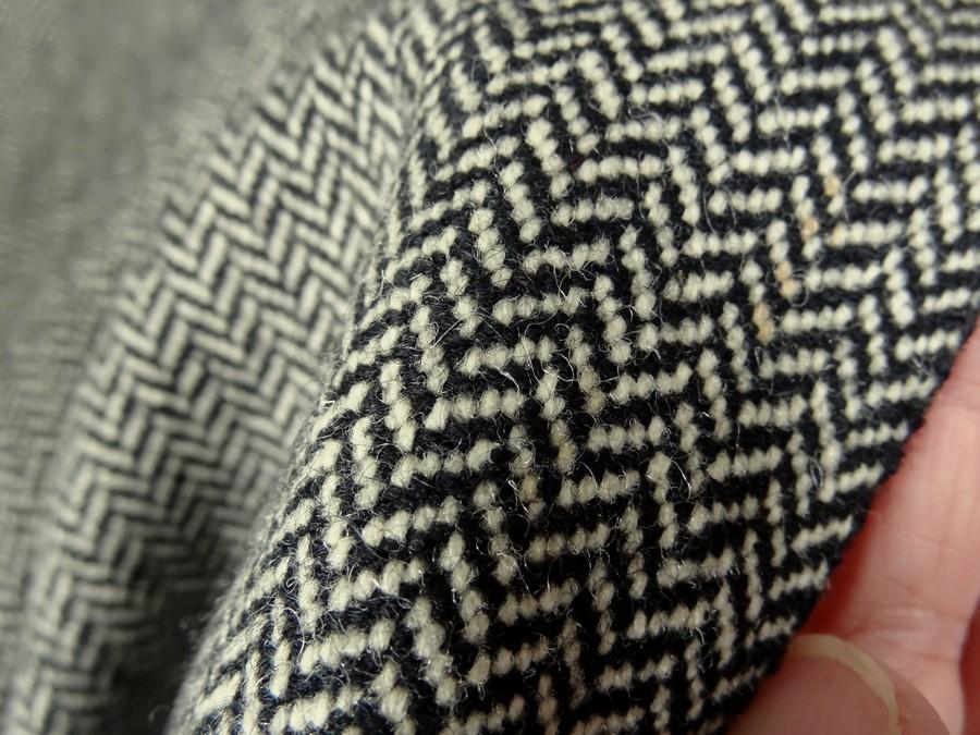 Laine motif tisse chevrons noir et blanc 2