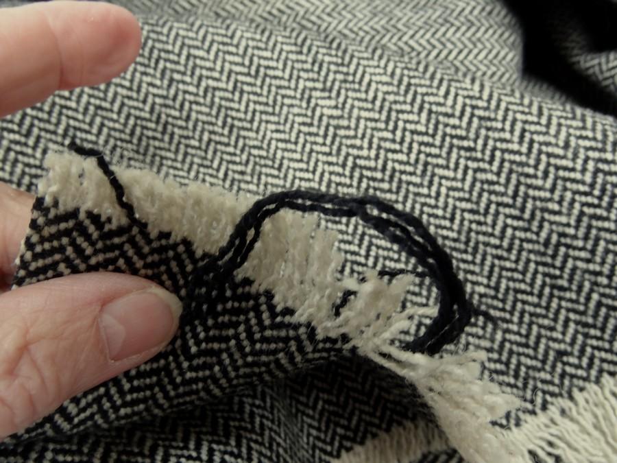 Laine motif tisse chevrons noir et blanc 5