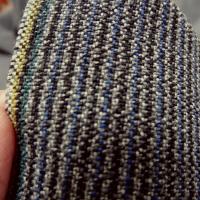 Laine rayee noir gris et bleu froid 3 