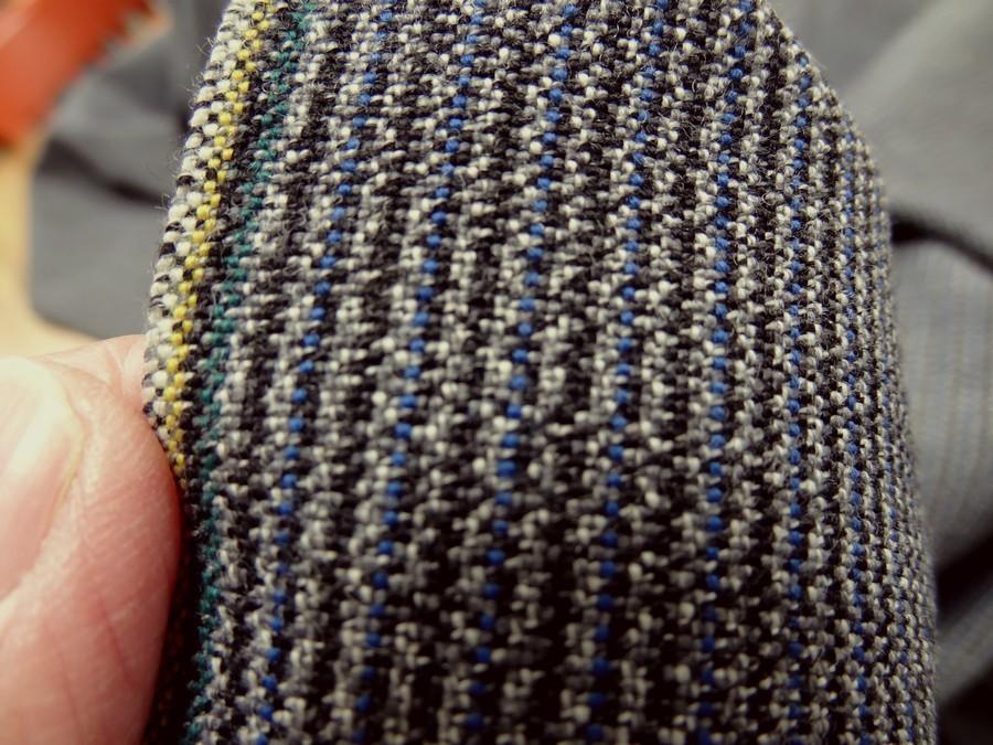 Laine rayee noir gris et bleu froid 3
