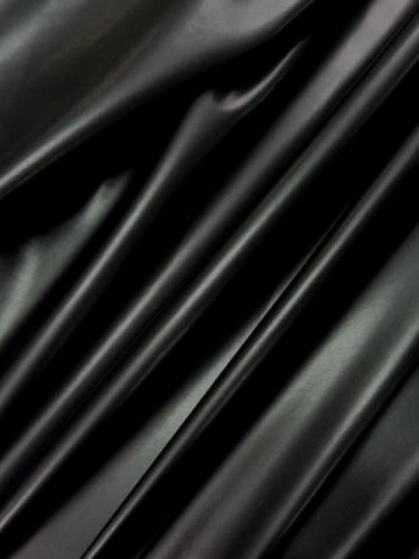 Latex fin noir 1 