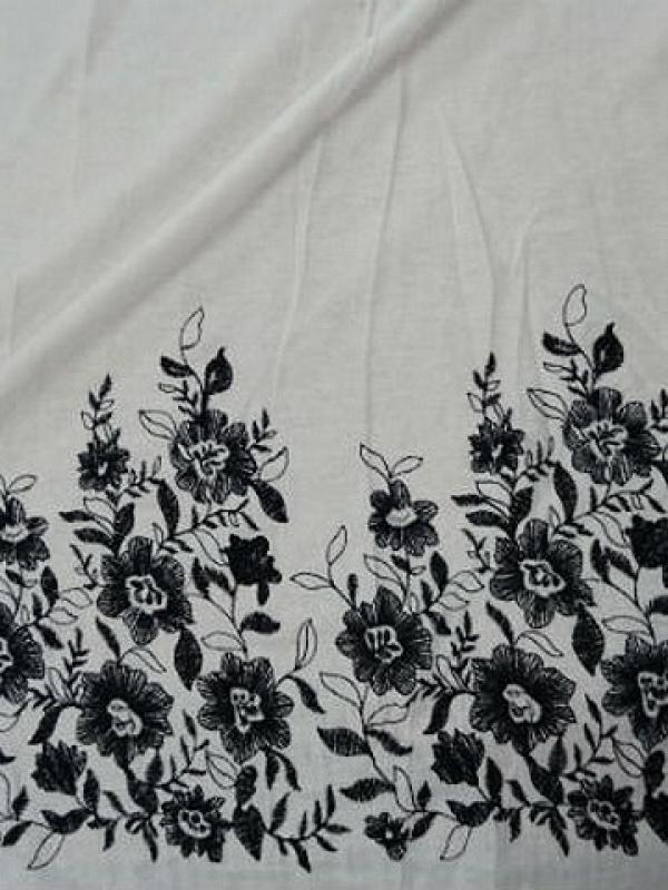Lin blanc casse embase fleurie noire 1