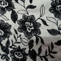 Lin blanc casse embase fleurie noire 3 