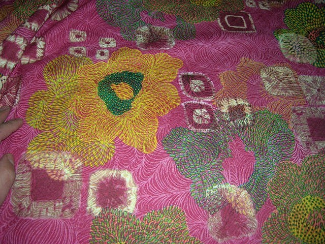 Lin rose framboise motif fleurs en pointillisme 3