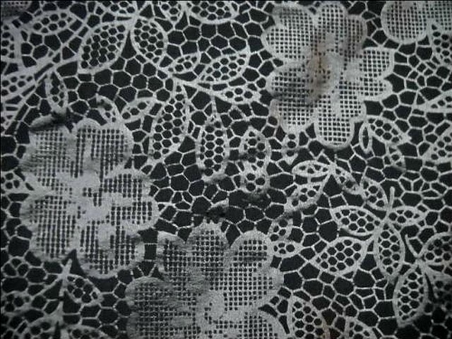 Lycra bi strech noir aspect dentelle3