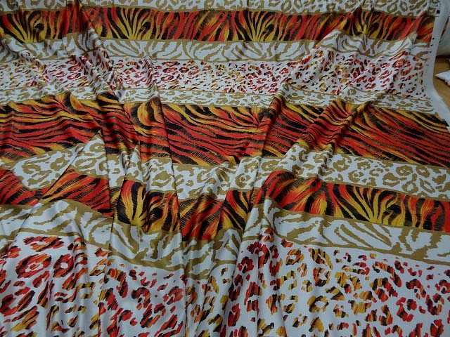 Lycra blanc rayures peau de fauves