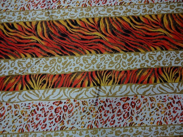 Lycra blanc rayures peau de fauves 1