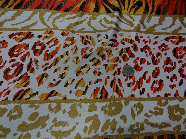 Lycra blanc rayures peau de fauves 2