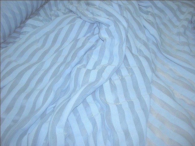 Lycra bleu ciel rayures transparentes 1