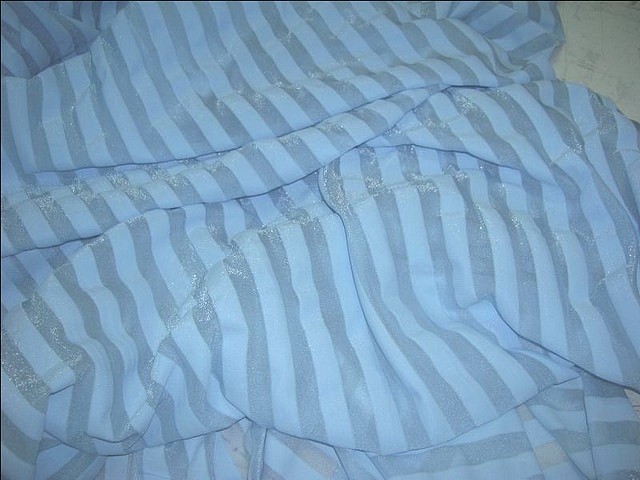 Lycra bleu ciel rayures transparentes 3