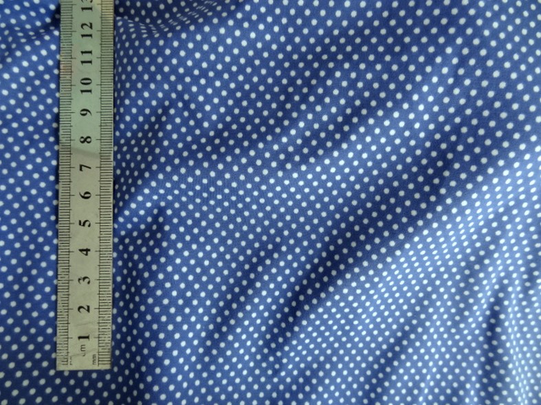 Lycra bleu denim a petits pois blancs 2