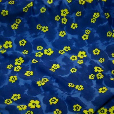 Lycra bleu saphir tapis de fleurs 1 