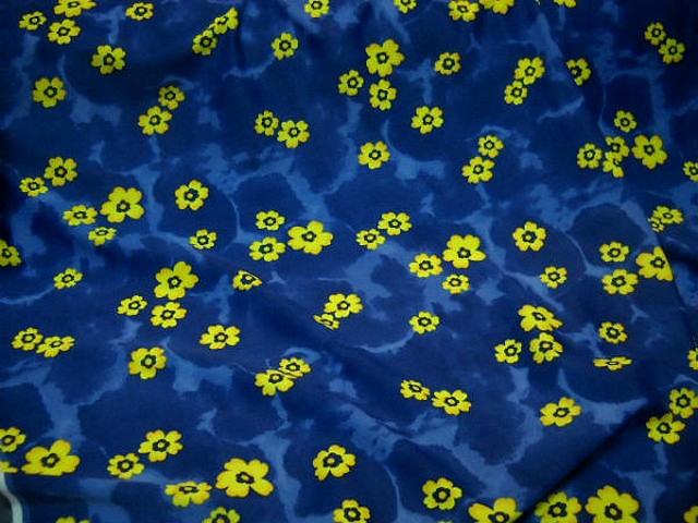 Lycra bleu saphir tapis de fleurs 1