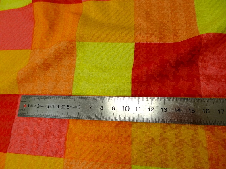 Lycra carreaux et pied de coq teintes acidulees 1