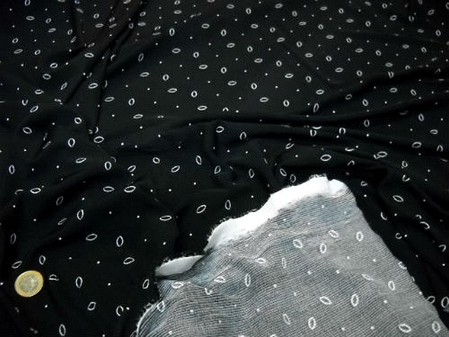 Lycra cotele noir pois et grains de riz 1