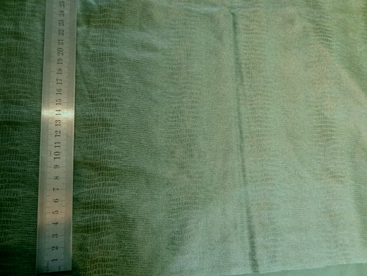 Lycra peau de serpent vert chrome 01