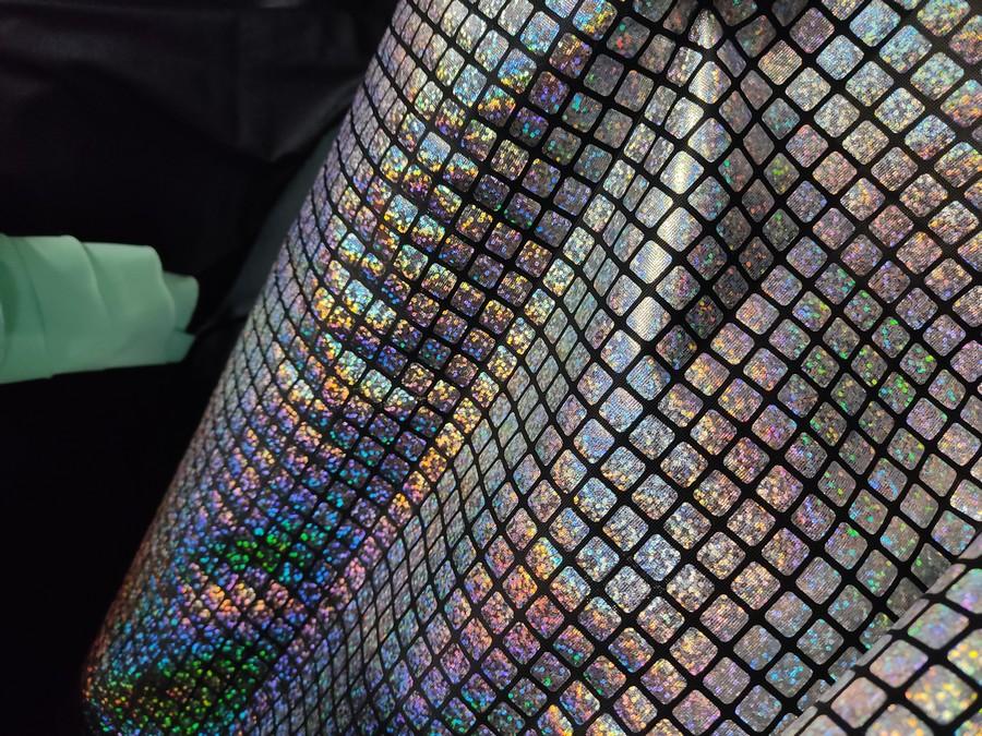 Lycra fin noir avec cubes paillettes arc en ciel 3